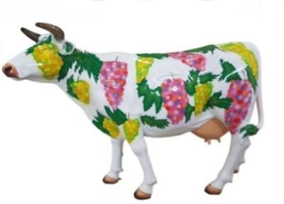 Sculpture Vache en résine décors Vigne - L 225cm