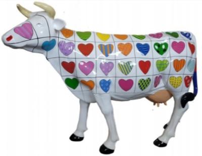 Sculpture Vache en résine décors Love - L 225cm