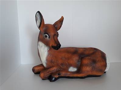 Statue en résine d'une biche couché H-60 cm